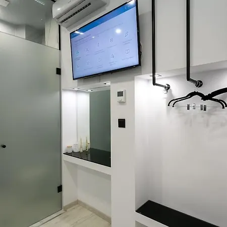 Appartamento Center Marble 40sqm Gas Heating 2smarttv Optical Fiber - Secured24h Private Entrance *