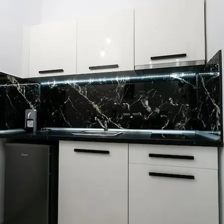 Appartamento Center Marble 40sqm Gas Heating 2smarttv Optical Fiber - Secured24h Private Entrance