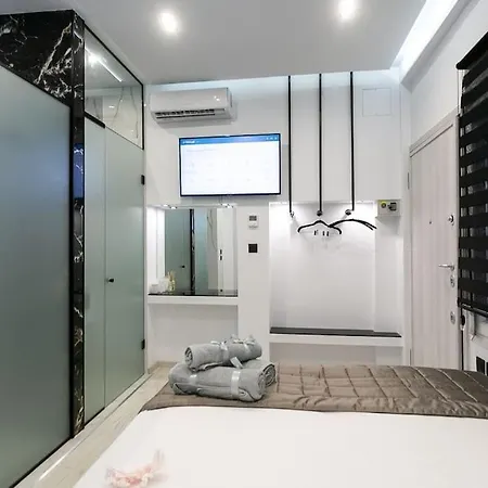 Center Marble 40sqm Gas Heating 2smarttv Optical Fiber - Secured24h Private Entrance Appartamento
